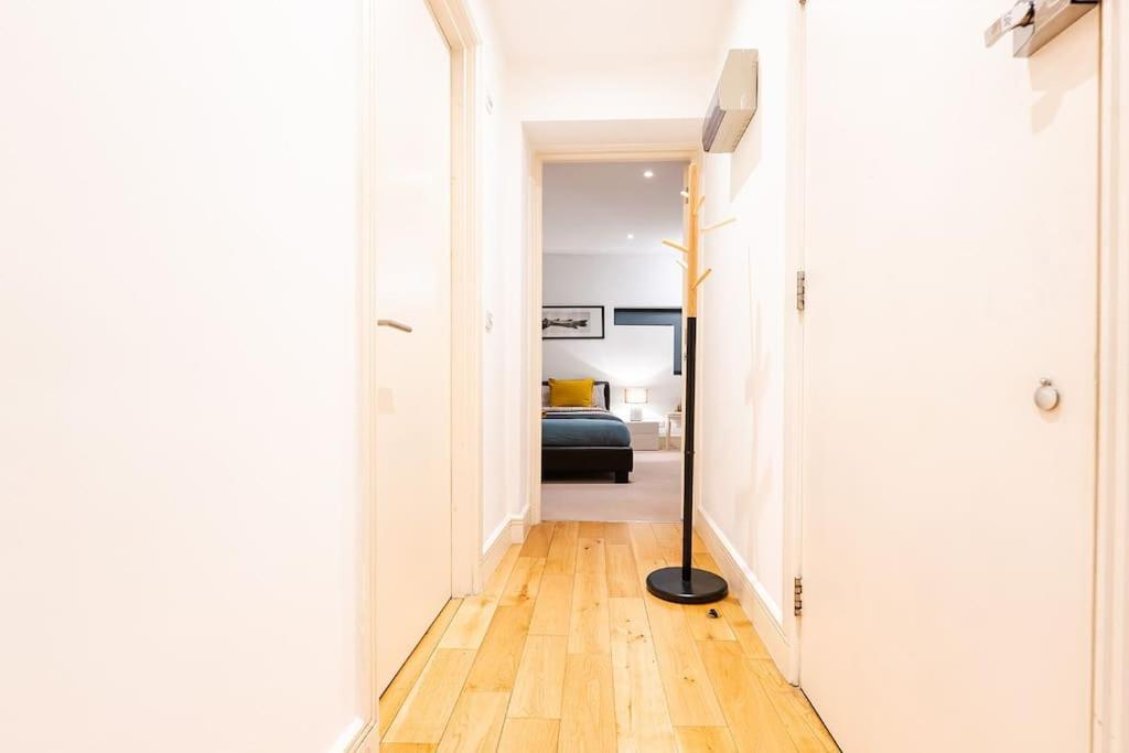 Апартаменты Bright & Modern One Bedroom Flat In Farringdon