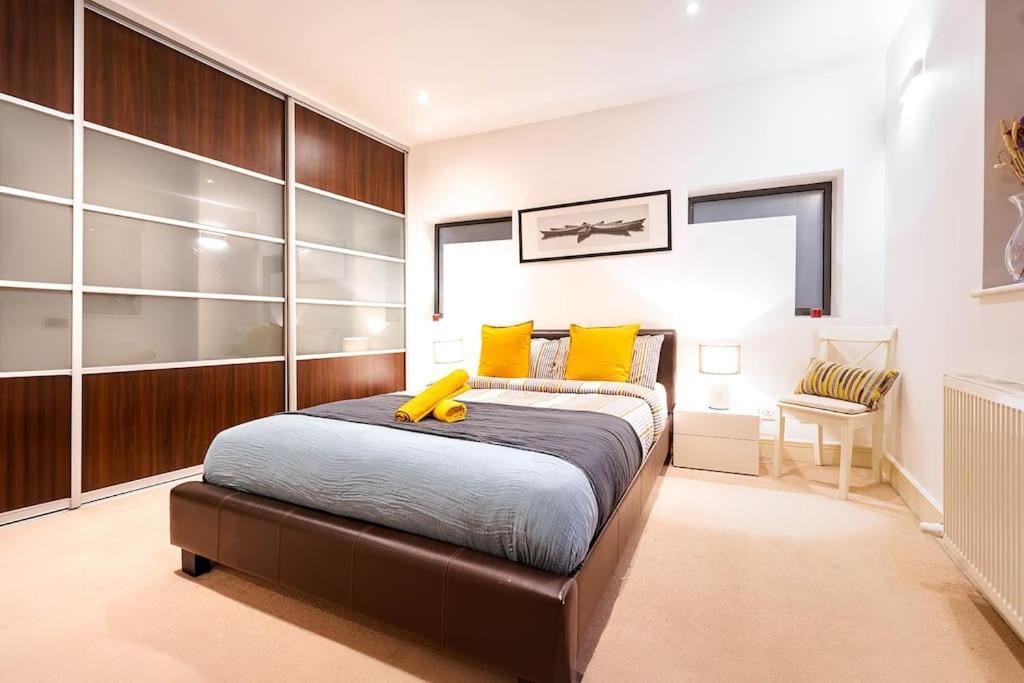 Bright & Modern One Bedroom Flat In Farringdon Апартаменты *